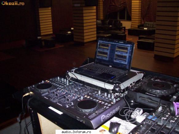 VAND: Pioneer DDJ-T1,Traktor SCRATCH DUO,Behringer UMA25S - 1.VAND CONSOLA PIONEER DDJ - T1 - Vand...