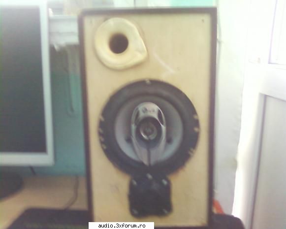 Vand amplificator + subwofer gen butoi + 2 boxe 40w - Vand Amplificator + boxe si subwoofer - Vand...
